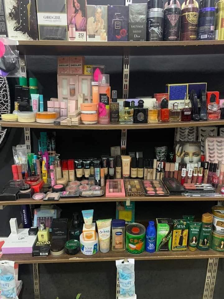 استور ممدوح حكيم